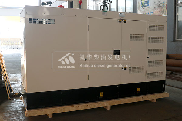 上?？蛻粲嗁徱慌_200kw靜音發(fā)電機組成功出廠